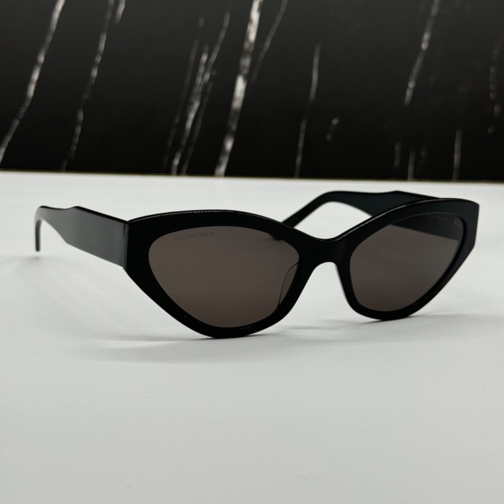 NEW BB0306S 001 BALENCIAGA BLACK CAT EYE WOMEN BALENCIAGA SUNGLASSES - Picture 5 of 11